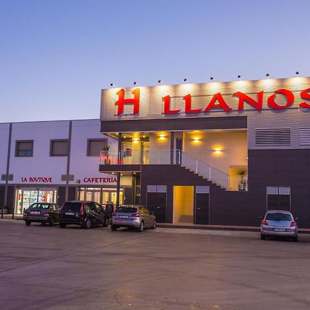 Hostal Llanos Extremadura Альмендралехо Экстерьер фото
