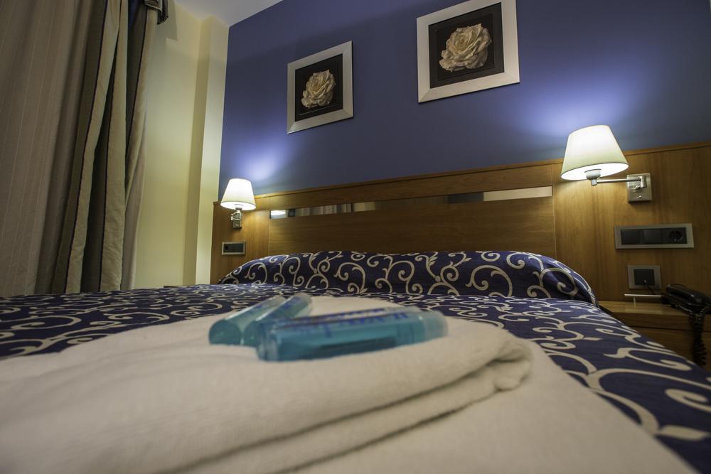 Hostal Llanos Extremadura Альмендралехо Экстерьер фото