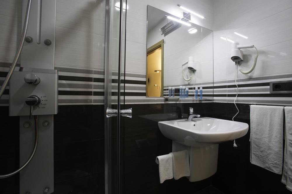 Hostal Llanos Extremadura Альмендралехо Экстерьер фото