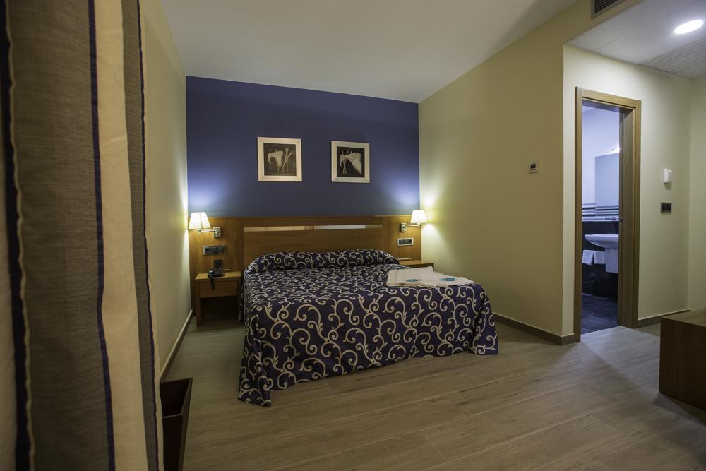 Hostal Llanos Extremadura Альмендралехо Экстерьер фото