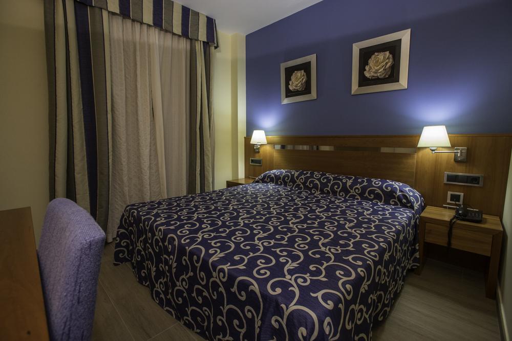 Hostal Llanos Extremadura Альмендралехо Экстерьер фото
